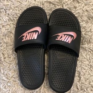 Nike Benassi JDI slides black/rose gold